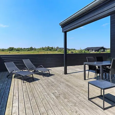10 Person Holiday In L Kken